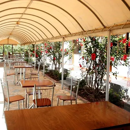 Xhoraj Apartment *