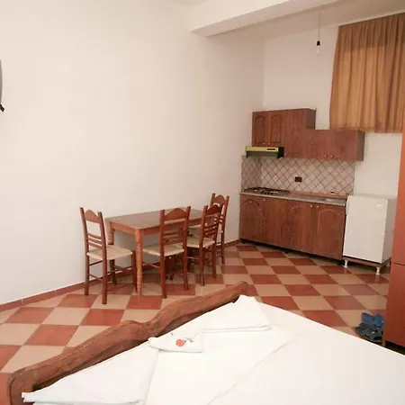 Apartment Xhoraj Radhimë